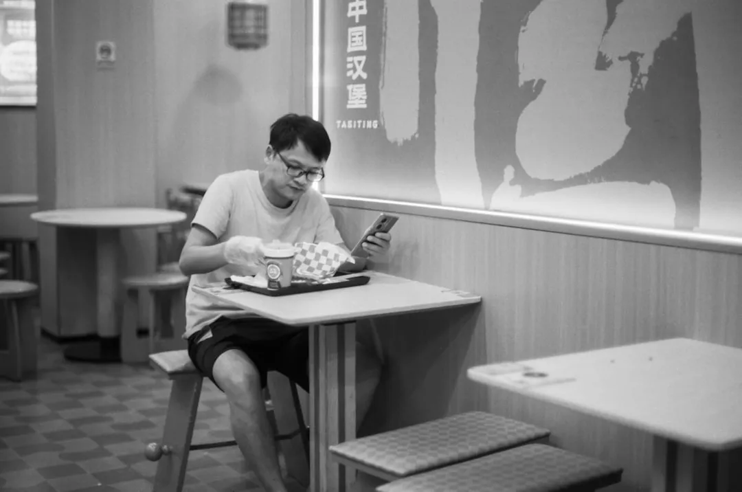 2025年门店形象设计趋势：从动线规划到陈列手册的整合应用
