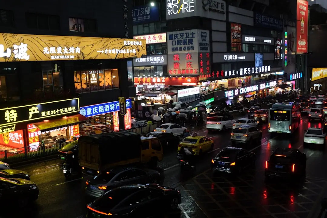 门店形象设计三大核心要素：橱窗设计、动线规划与陈列手册的协同应用