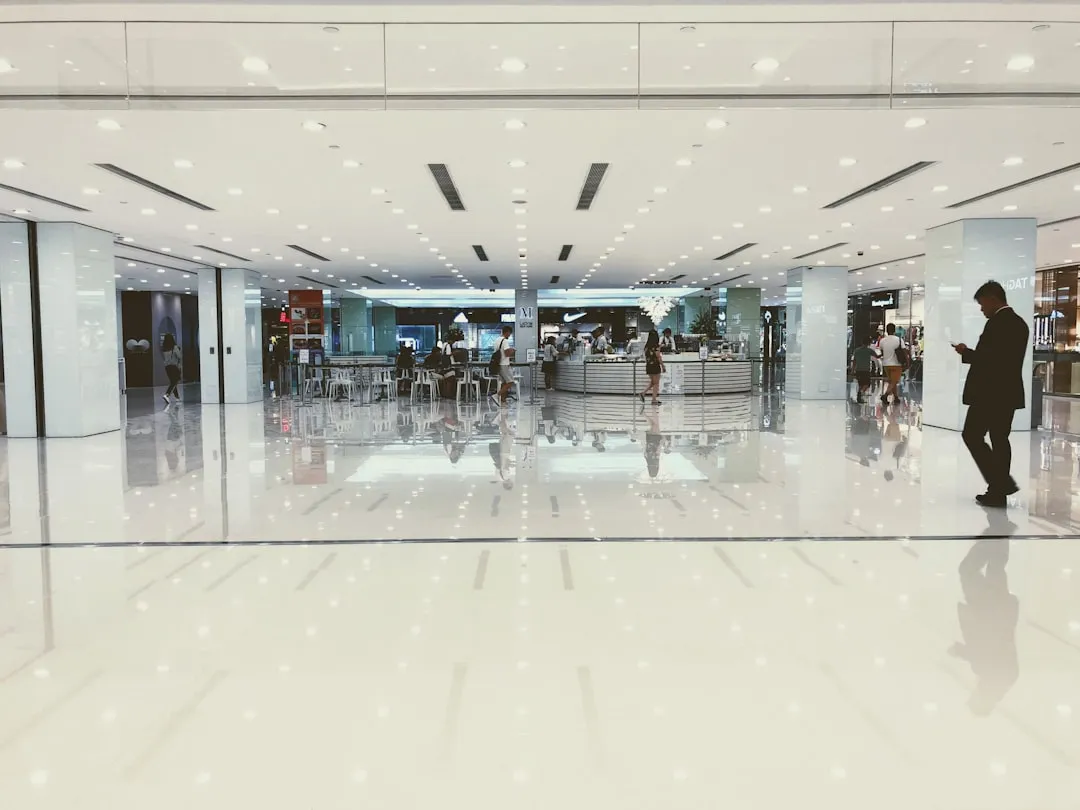 2025海南零售门店形象设计新趋势：从陈列手册到橱窗动线的落地实践正文配图 2